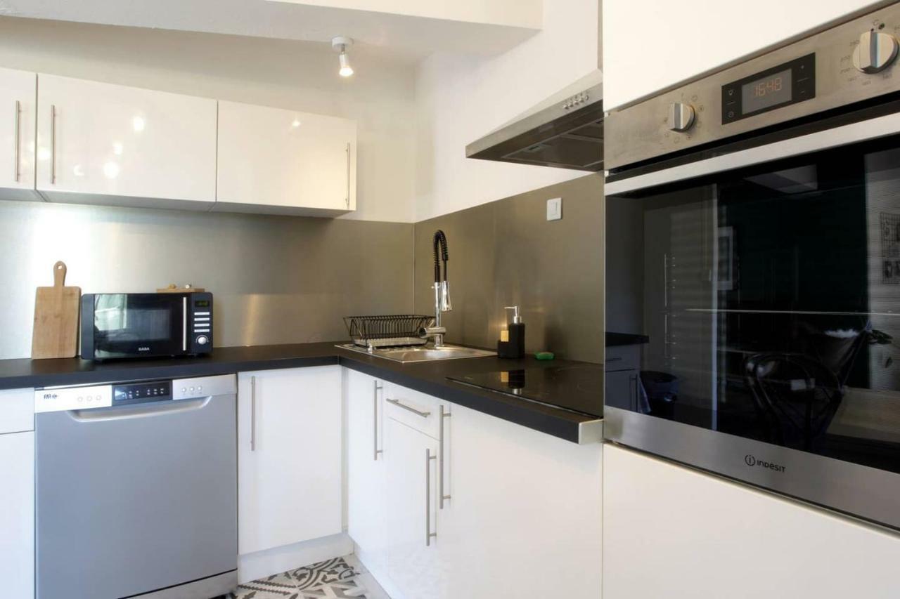 Les Gites De Laure - L'Or Vert, Appartement Avec Vue Sur Le Chateau, Parking Prive, Climatisation, Netflix, A 160 M De La Cite Medievale Carcassonne Esterno foto