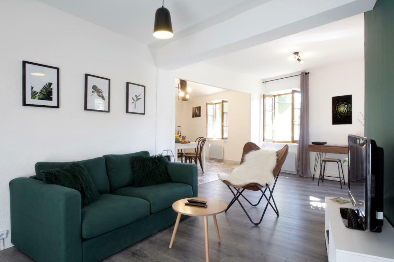 Les Gites De Laure - L'Or Vert, Appartement Avec Vue Sur Le Chateau, Parking Prive, Climatisation, Netflix, A 160 M De La Cite Medievale Carcassonne Esterno foto