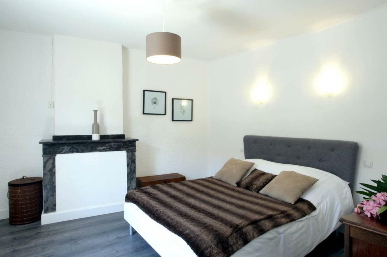 Les Gites De Laure - L'Or Vert, Appartement Avec Vue Sur Le Chateau, Parking Prive, Climatisation, Netflix, A 160 M De La Cite Medievale Carcassonne Esterno foto